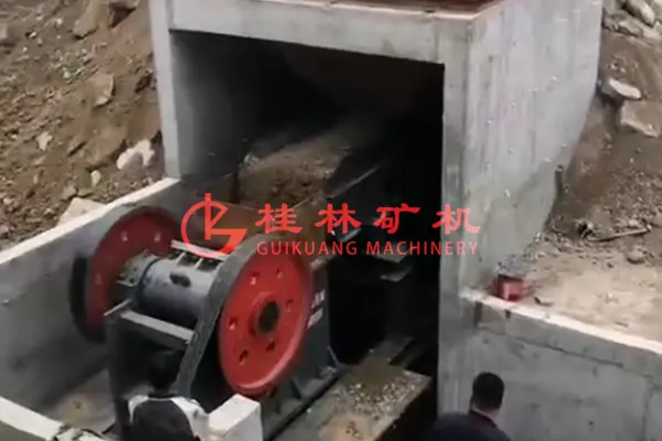 如何选择雷蒙磨粉机的配套破碎机？